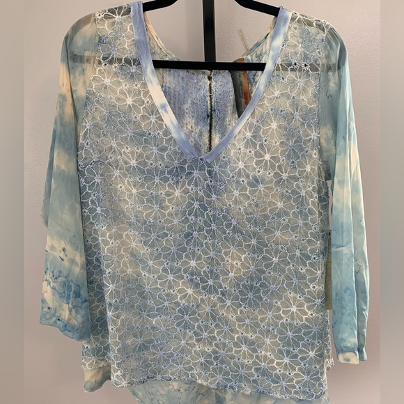 NWT Aratta Powder Blue Lace V-Neck Floral Overlay Silk Blouse - Picture 3 of 16